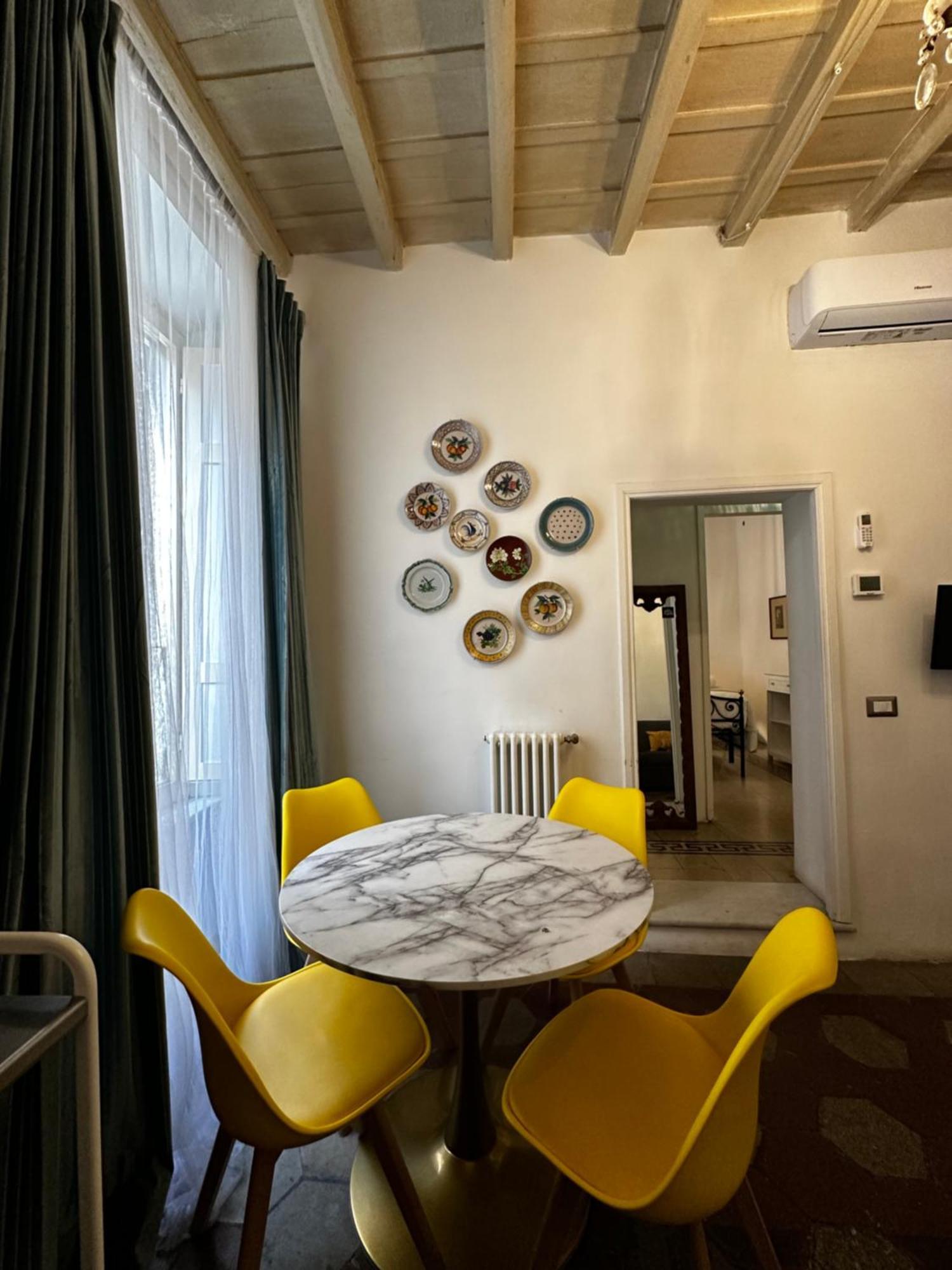 Sant'Elena Retreat Apartment โรม ภายนอก รูปภาพ