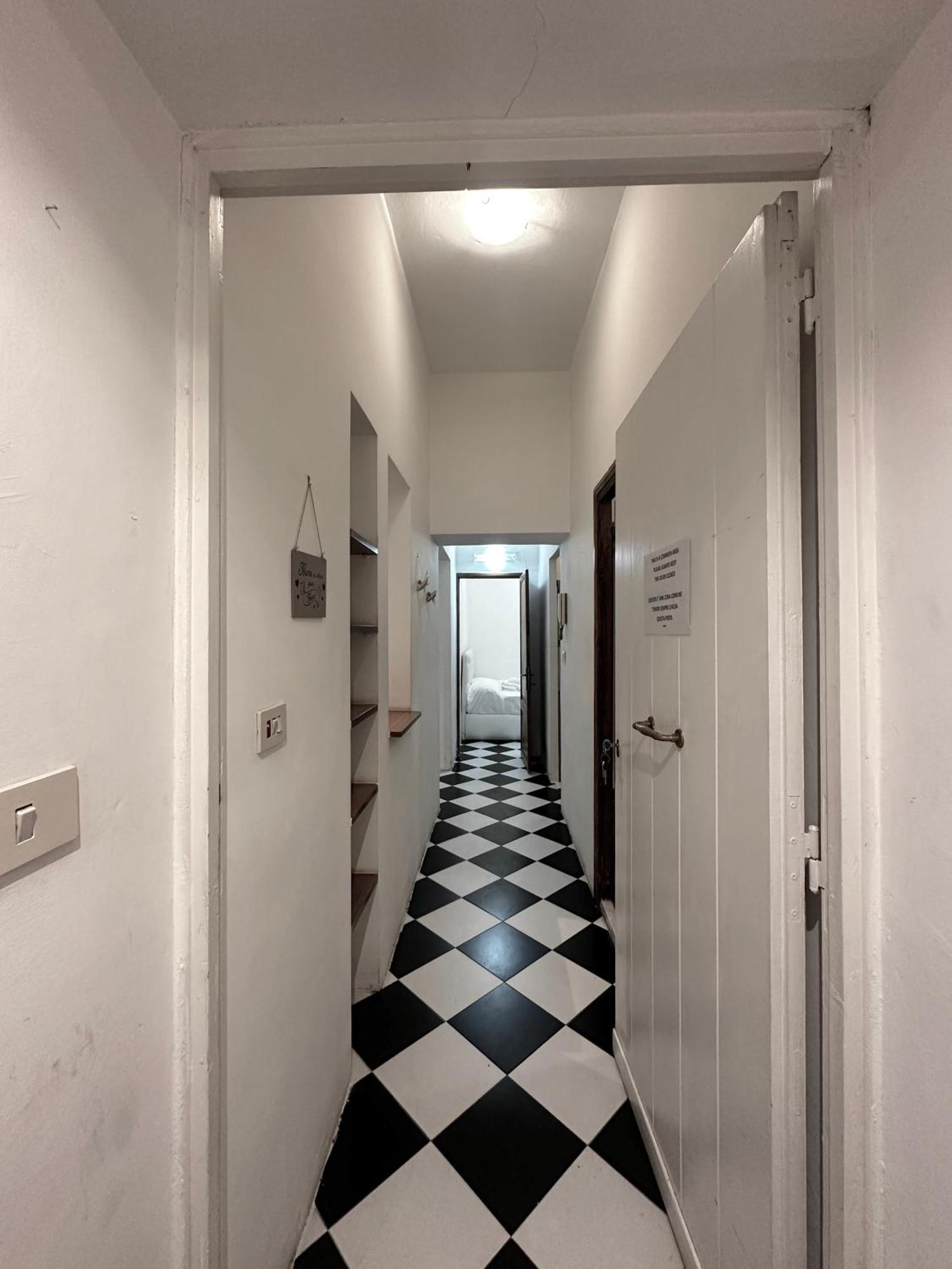 Sant'Elena Retreat Apartment โรม ภายนอก รูปภาพ